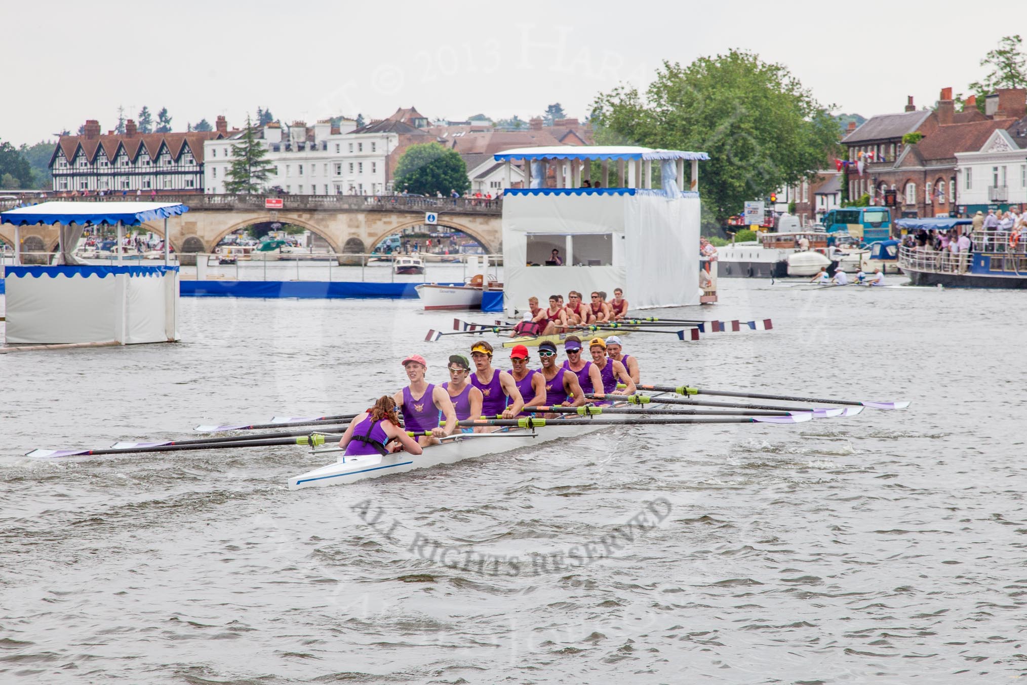 Henley Royal Regatta 2012 (Thursday): Race 35, Diamond Challenge Sculls:  Cambridge Boat Club (456, Bucks) v Koninklijke Roei en Nautische Sport Oostende, Belgium (458, Berks).
River Thames beteen Henley-on-Thames and Remenham/Temple Island ,
Henley-on-Thames,
Oxfordshire,
United Kingdom,
on 28 June 2012 at 14:05, image #259