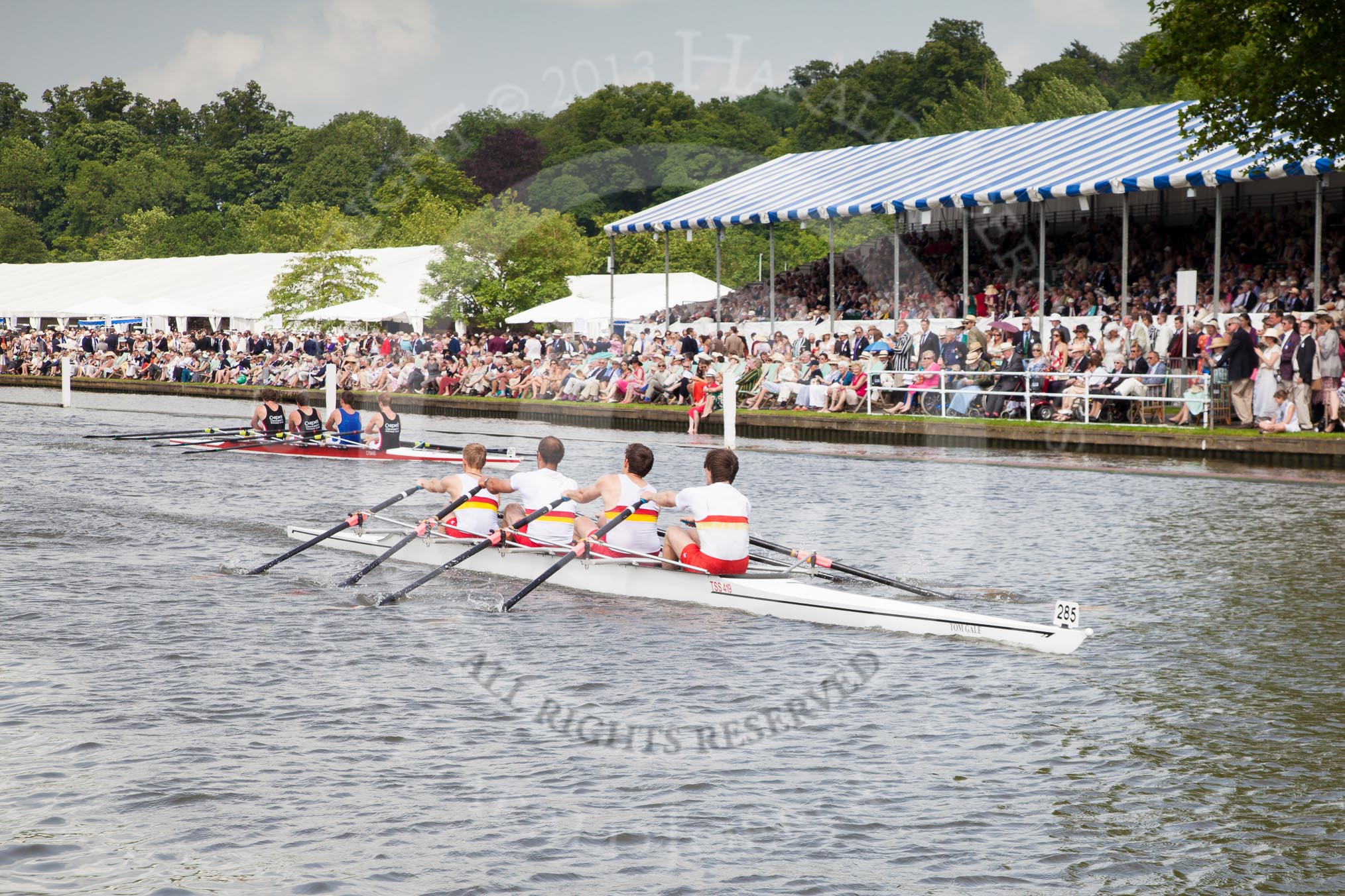 Henley Royal Regatta 2012 (Thursday): Race 49, Prince of Wales Challenge Cup:  The Tideway Scullers' School (285, Bucks) v Cardiff University and Cardiff City Rowing Club (267, Berks).
River Thames beteen Henley-on-Thames and Remenham/Temple Island ,
Henley-on-Thames,
Oxfordshire,
United Kingdom,
on 28 June 2012 at 15:24, image #353