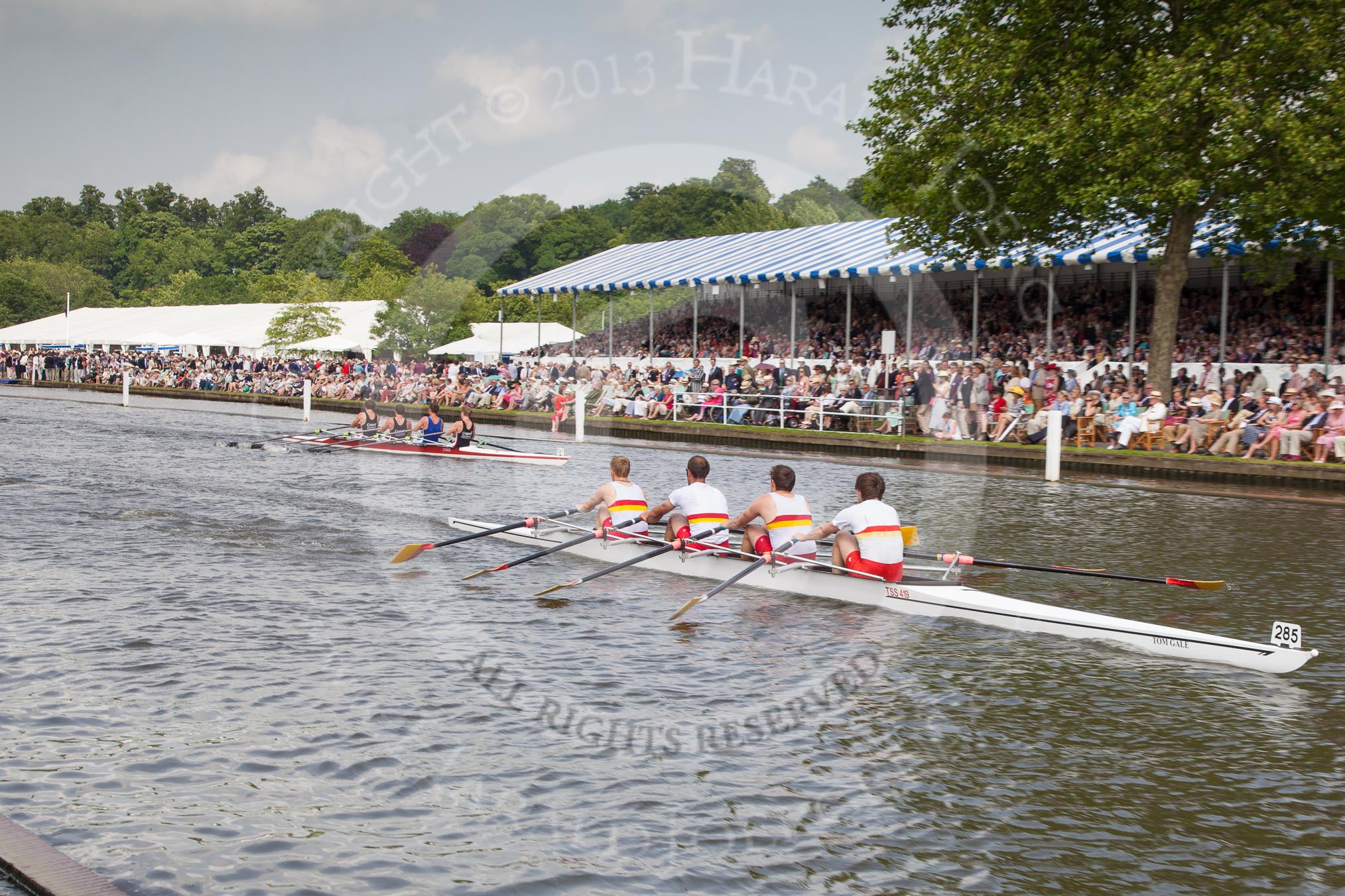 Henley Royal Regatta 2012 (Thursday): Race 49, Prince of Wales Challenge Cup:  The Tideway Scullers' School (285, Bucks) v Cardiff University and Cardiff City Rowing Club (267, Berks).
River Thames beteen Henley-on-Thames and Remenham/Temple Island ,
Henley-on-Thames,
Oxfordshire,
United Kingdom,
on 28 June 2012 at 15:24, image #354