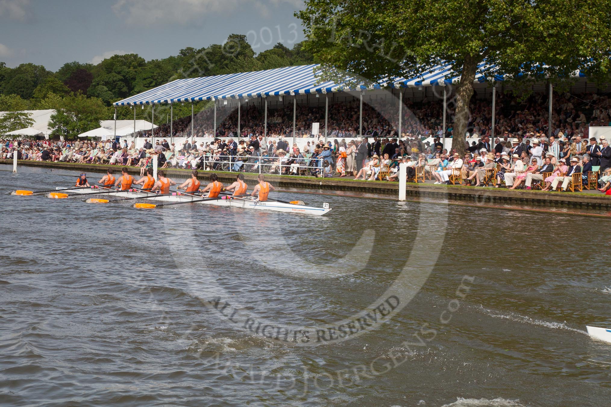 Henley Royal Regatta 2012 (Thursday): Race 55, Prince Albert Challenge Cup:  University of Birmingham (397, Bucks) v Harvard University, U.S.A. (382, Berks).
River Thames beteen Henley-on-Thames and Remenham/Temple Island ,
Henley-on-Thames,
Oxfordshire,
United Kingdom,
on 28 June 2012 at 16:06, image #408