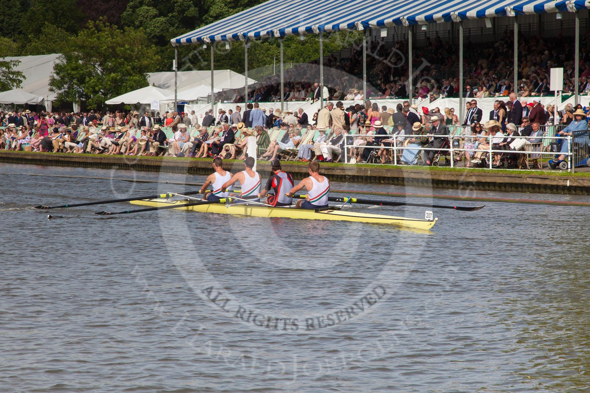 Henley Royal Regatta 2012 (Thursday): Race 58, Visitors' Challenge Cup:  University of London (210, Bucks) v Roeivereeniging Studenten Vreie Universiteit Okeanos und Algemene Utrechtse Studenten Roeivereeniging Orca, Holland (207, Berks).
River Thames beteen Henley-on-Thames and Remenham/Temple Island ,
Henley-on-Thames,
Oxfordshire,
United Kingdom,
on 28 June 2012 at 16:16, image #420