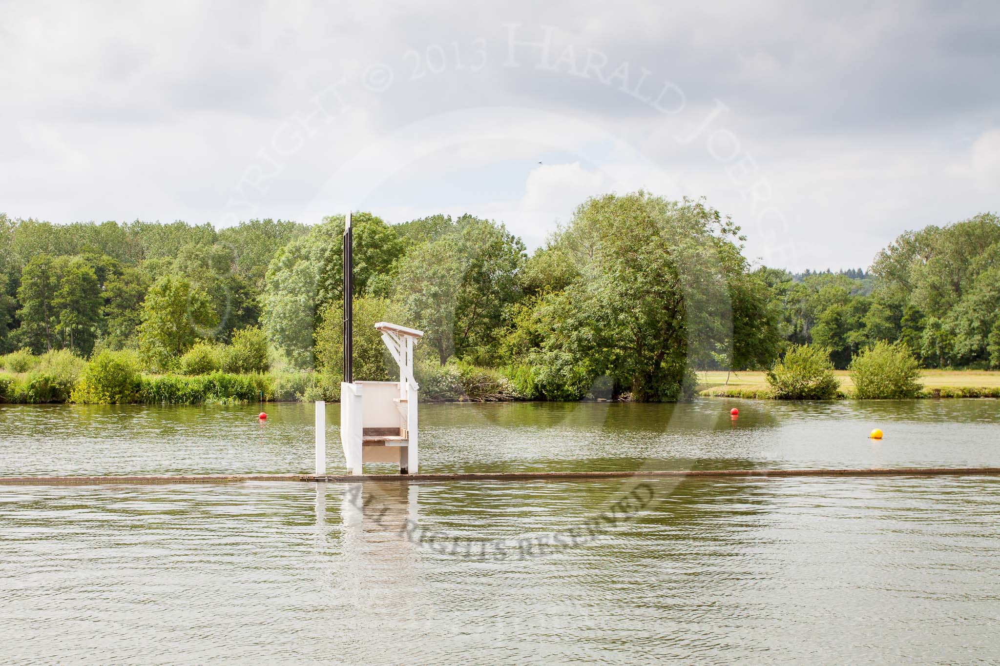 Henley Royal Regatta 2013 (Monday): An interesting place to work during the HRR, only to be reached by boat..
River Thames between Henley and Temple Island,
Henley-on-Thames,
Berkshire,
United Kingdom,
on 01 July 2013 at 14:56, image #22