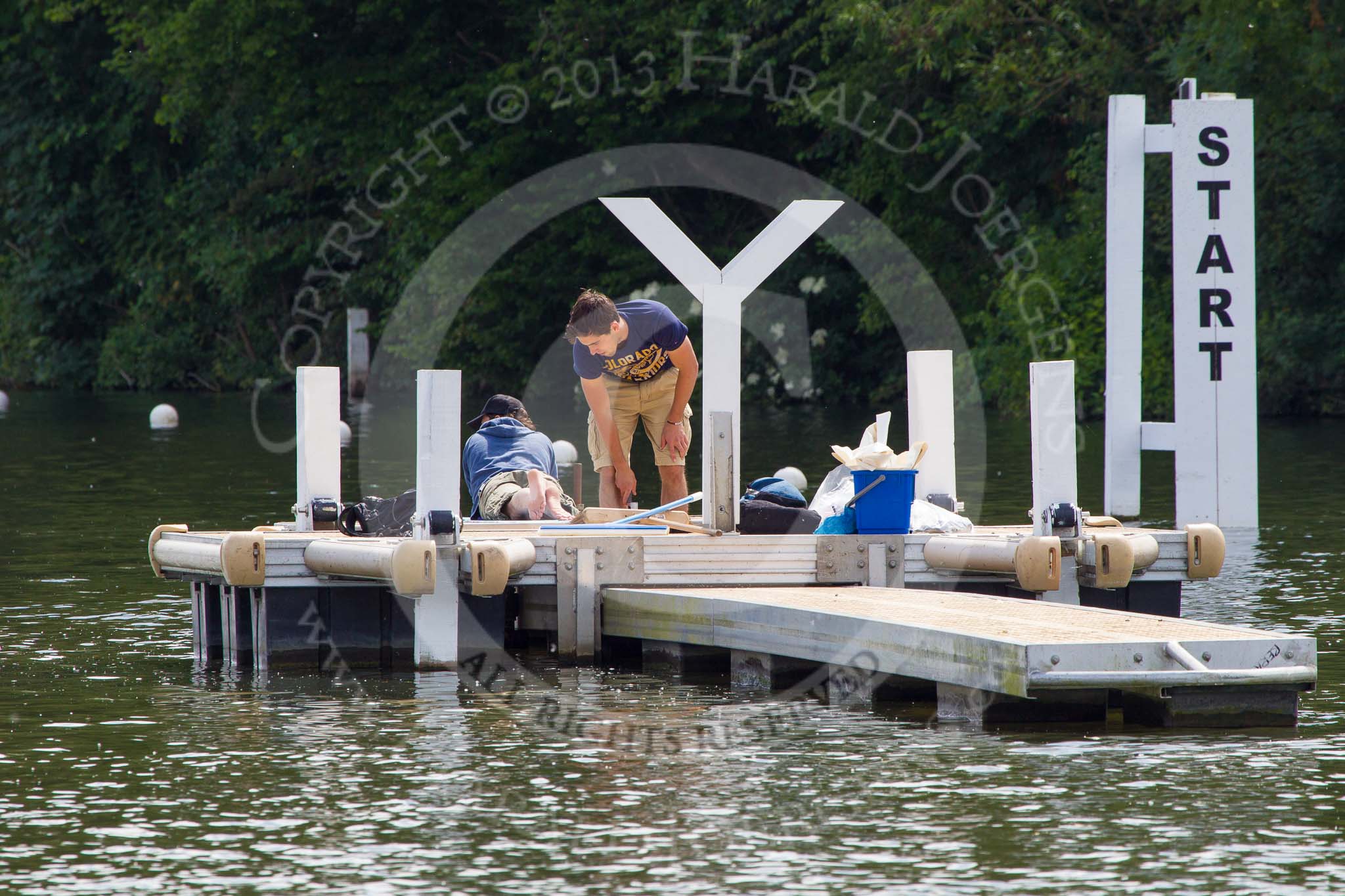 Henley Royal Regatta 2013 (Monday): One of the two start pontoons of the HRR race course..
River Thames between Henley and Temple Island,
Henley-on-Thames,
Berkshire,
United Kingdom,
on 01 July 2013 at 15:10, image #31