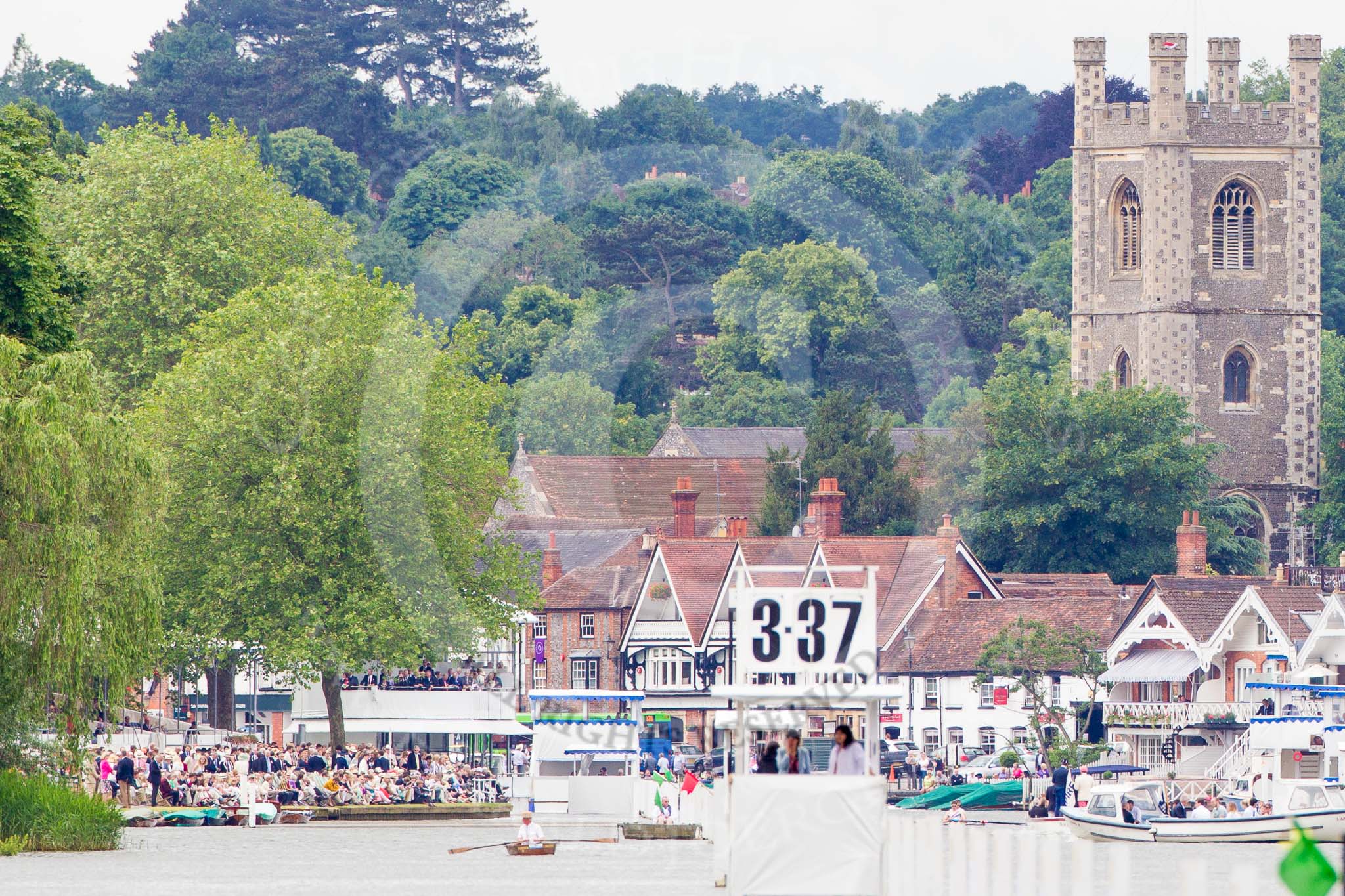 Henley Royal Regatta 2013, Thursday.
River Thames between Henley and Temple Island,
Henley-on-Thames,
Berkshire,
United Kingdom,
on 04 July 2013 at 11:21, image #179