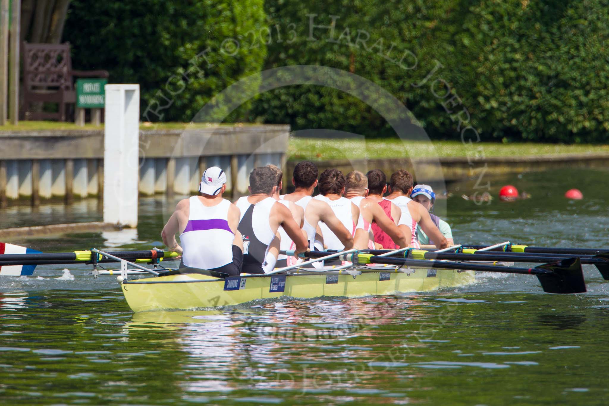 Henley Royal Regatta 2013, Saturday: Race No. 14 for the Ladies' Challenge Cup, Leander Club and Molesey Boat Club v University of Washington (U.S.A.). Image #276, 06 July 2013 12:10 River Thames, Henley on Thames, UK