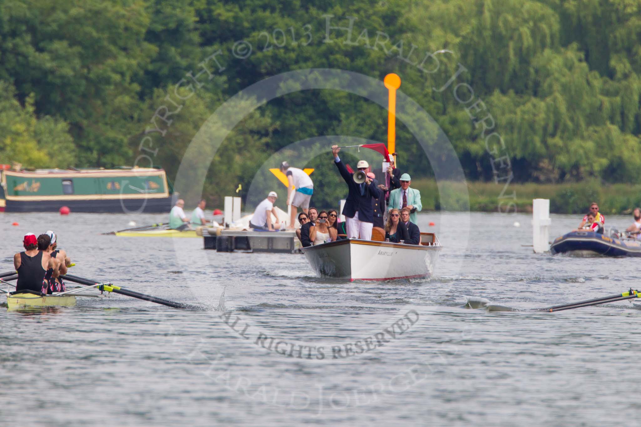 Henley Royal Regatta 2013, Saturday: Race No. 15 for the Visitors' Challenge Cup, Thames Rowing Club v Harvard University 'B'. Umpire Sir Matthew Pinsent red-flags the race after a clash at the start. Image #295, 06 July 2013 12:20 River Thames, Henley on Thames, UK