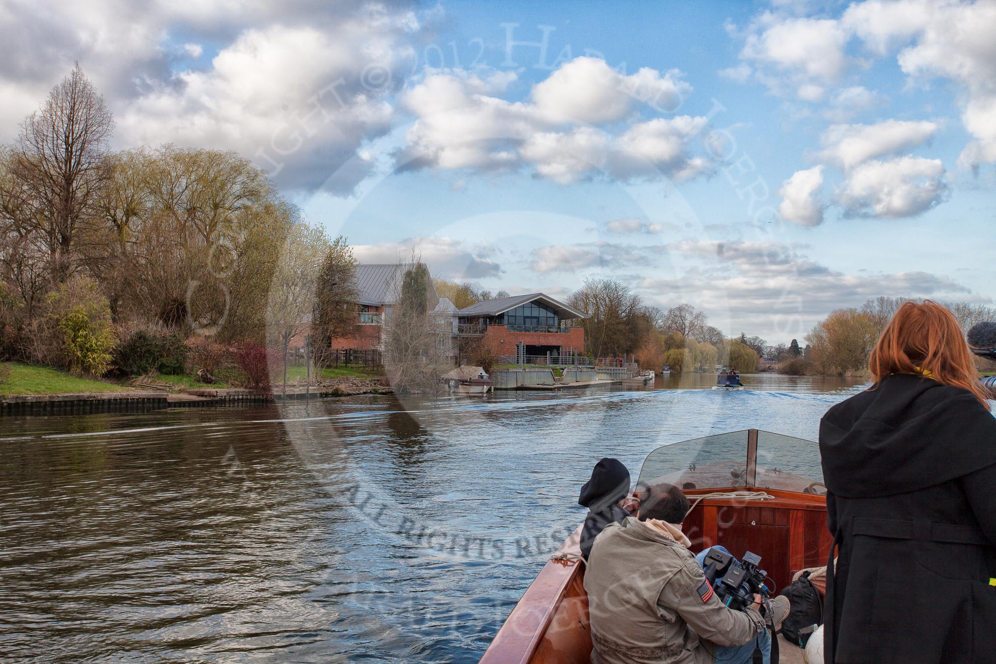 The Boat Race season 2012 - OUBC training: The OUBC launch "Bosporus" returning to Fleming Boat House in Wallingford..


Oxfordshire,
United Kingdom,
on 20 March 2012 at 16:22, image #106