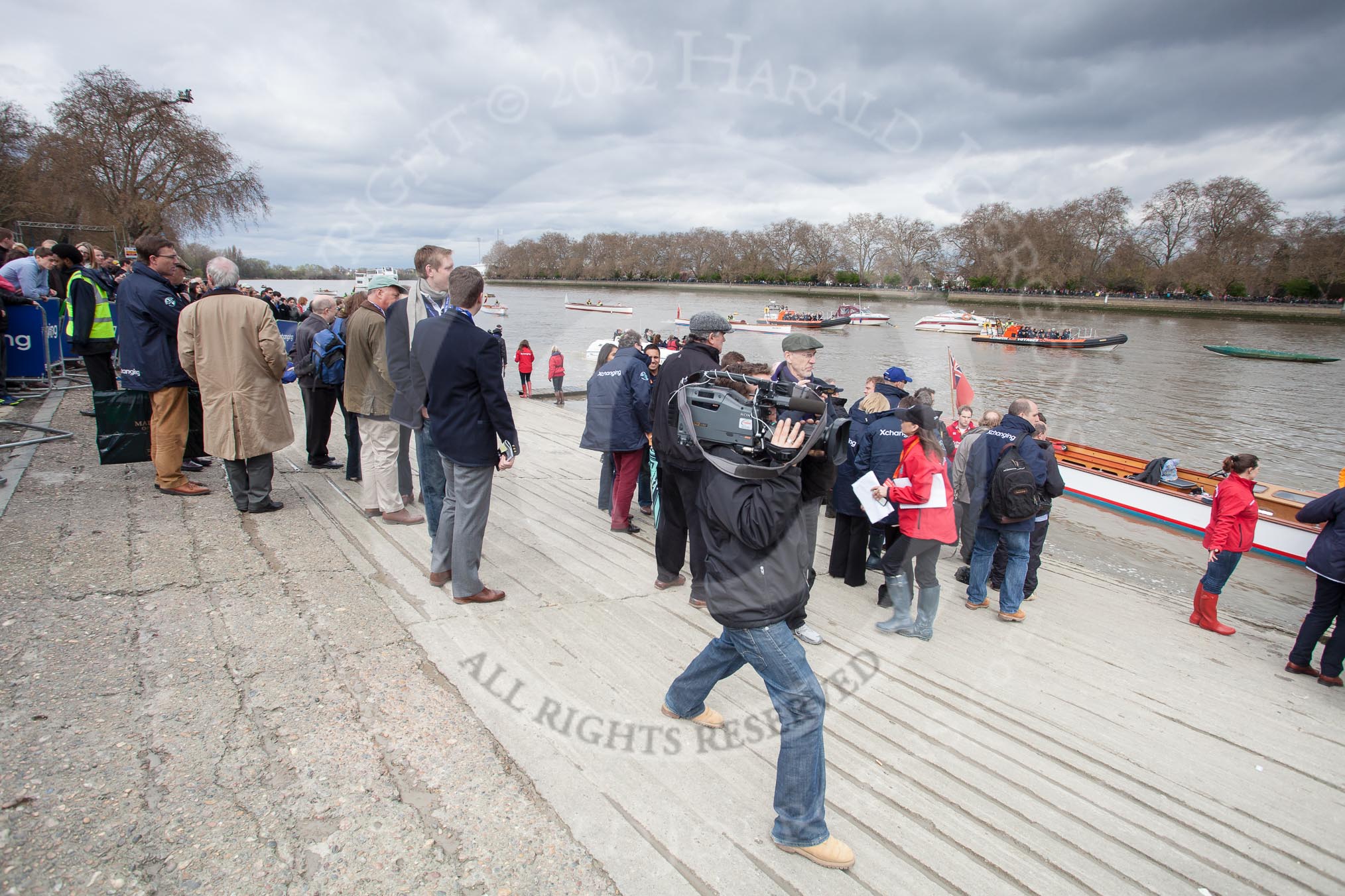 The Boat Race 2012: Members of the media and officials waiting to board the boats that will follow the Boat Race..




on 07 April 2012 at 13:43, image #155