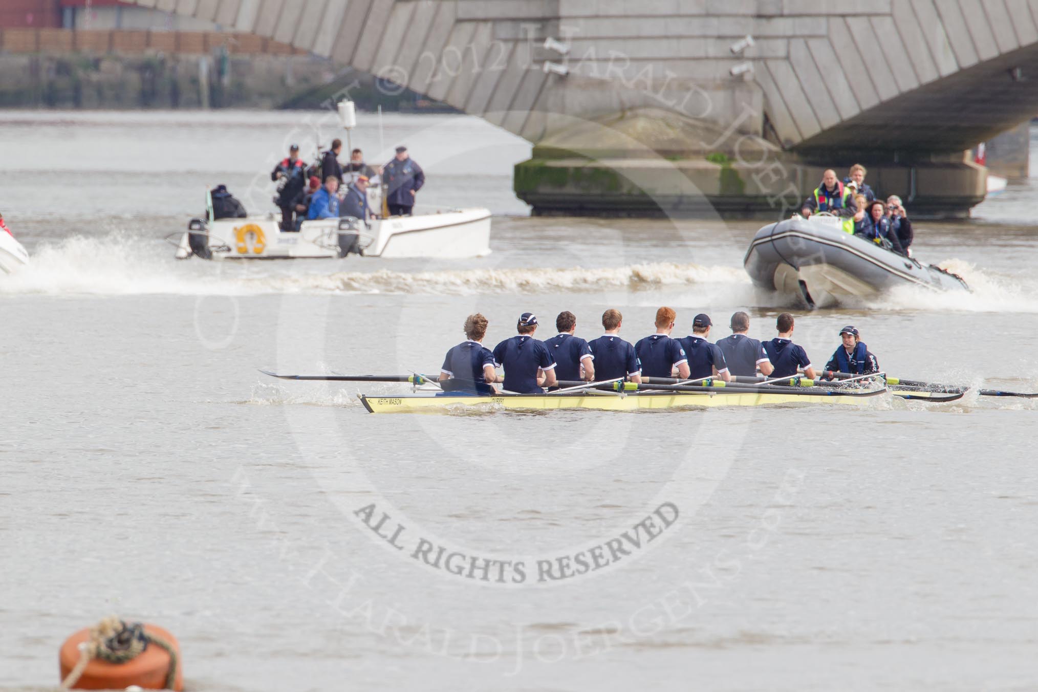 The Boat Race 2012: The Goldie/Isis race has been started, here Isis is followed by officials..




on 07 April 2012 at 13:46, image #157