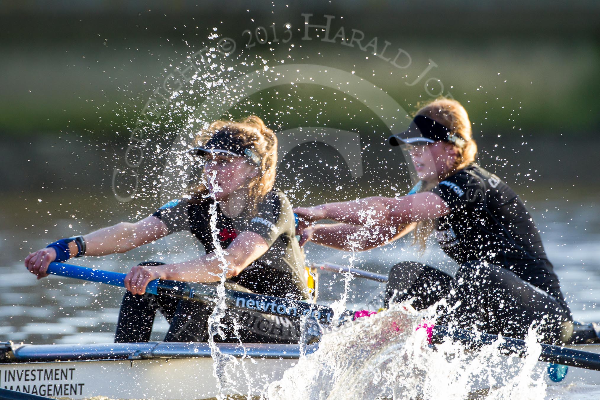 The Boat Race season 2014 - Women's Trial VIIIs(CUWBC, Cambridge): Wink Wink: 5 Caroline Reid, 4 Sara Lackner..
River Thames between Putney Bridge and Mortlake,
London SW15,

United Kingdom,
on 19 December 2013 at 14:19, image #489