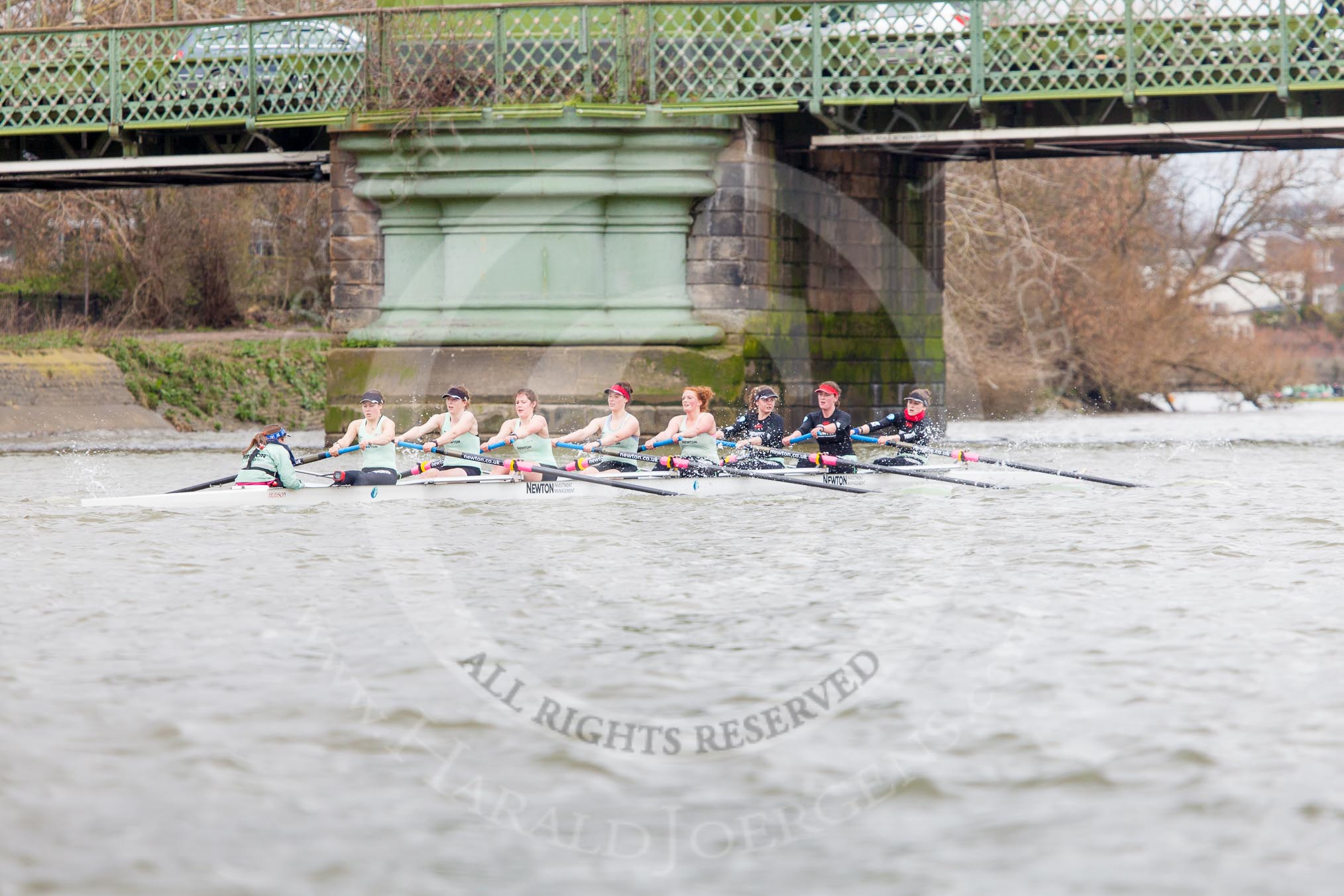 The Boat Race season 2014 - fixture CUWBC vs Thames RC: The leading Cambridge boat at Hammersmith Bridge..




on 02 March 2014 at 13:18, image #123