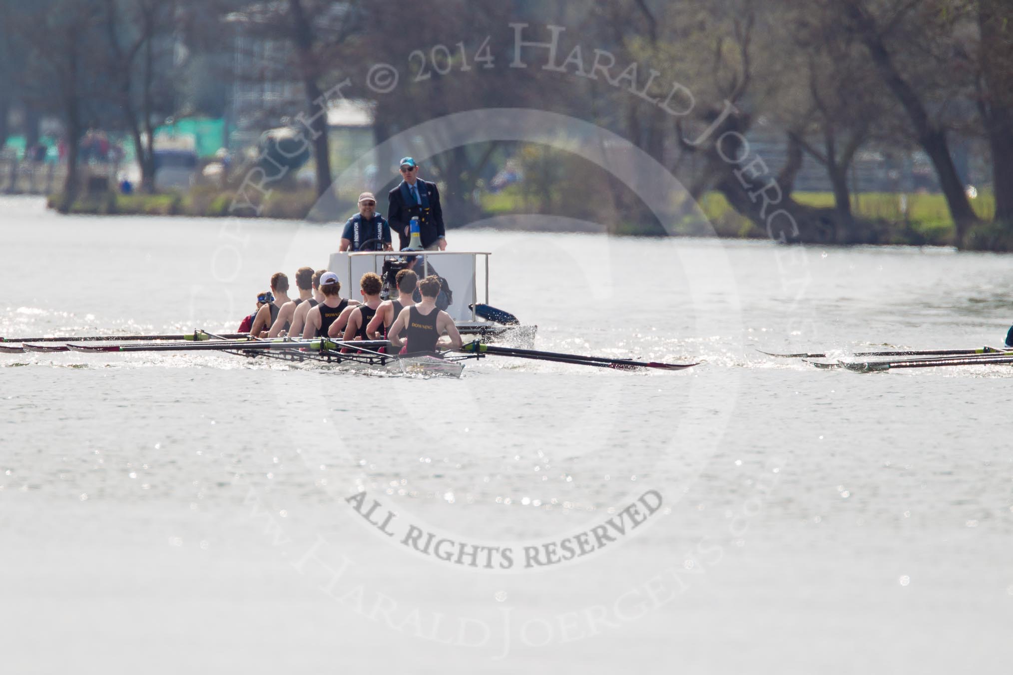 The Women's Boat Race and Henley Boat Races 2014: The Intercollegiate men's race - shortly after the start at Henley. Downing College (Cambridge) on the left, followed by the umpire's launch..
River Thames,
Henley-on-Thames,
Buckinghamshire,
United Kingdom,
on 30 March 2014 at 13:51, image #78