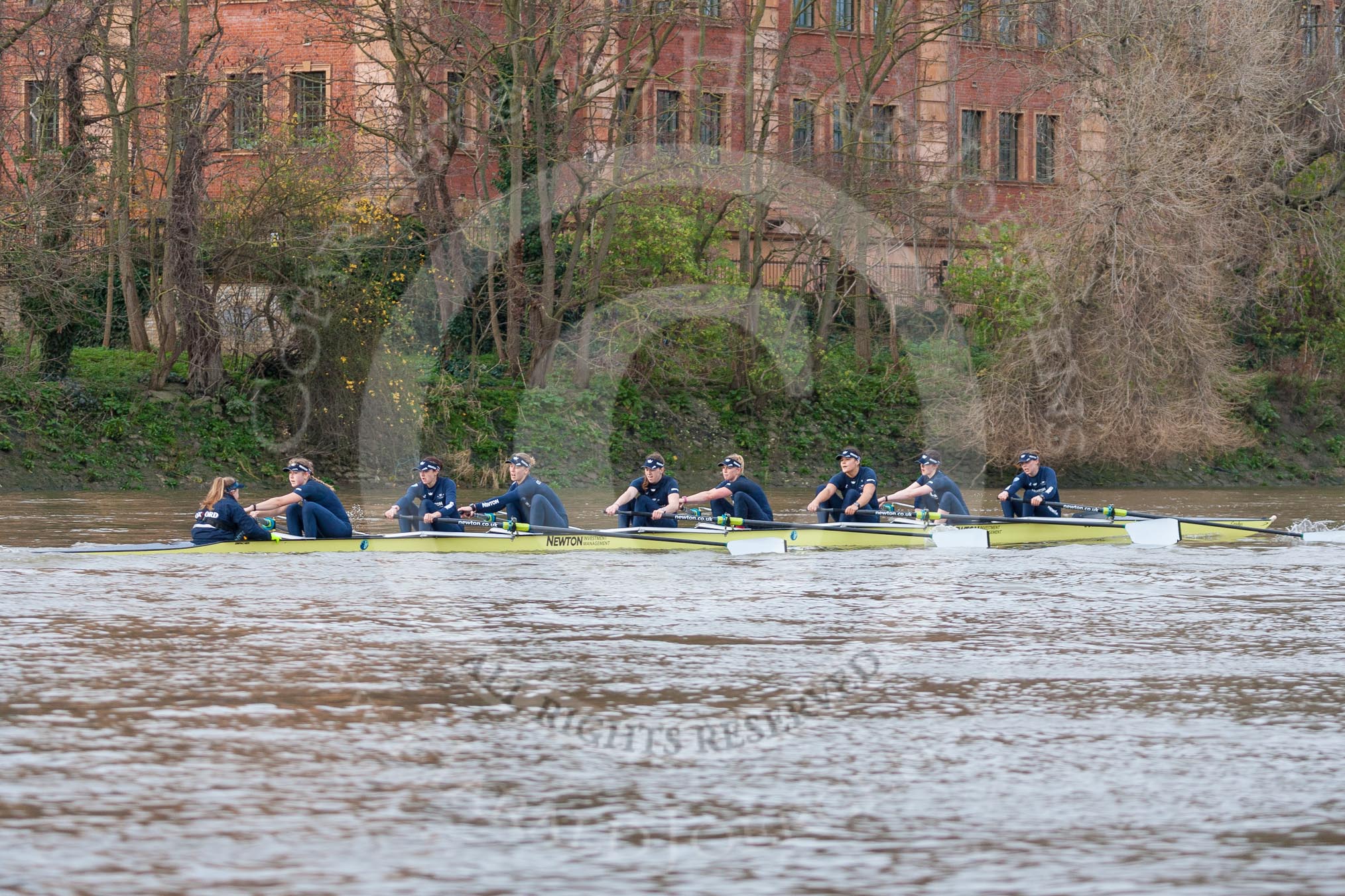 The Boat Race season 2016 - Women's Boat Race Trial Eights (OUWBC, Oxford): "Charybdis" at the Harrods Depository, Cox-Morgan Baynham-Williams, stroke-Kate Erickson, 7-Maddy Badcott, 6-Elo Luik, 5-Ruth Siddorn, 4-Emma Spruce, 3-Lara Pysden, 2-Christina Fleischer, bow-Georgie Daniell.
River Thames between Putney Bridge and Mortlake,
London SW15,

United Kingdom,
on 10 December 2015 at 12:24, image #200