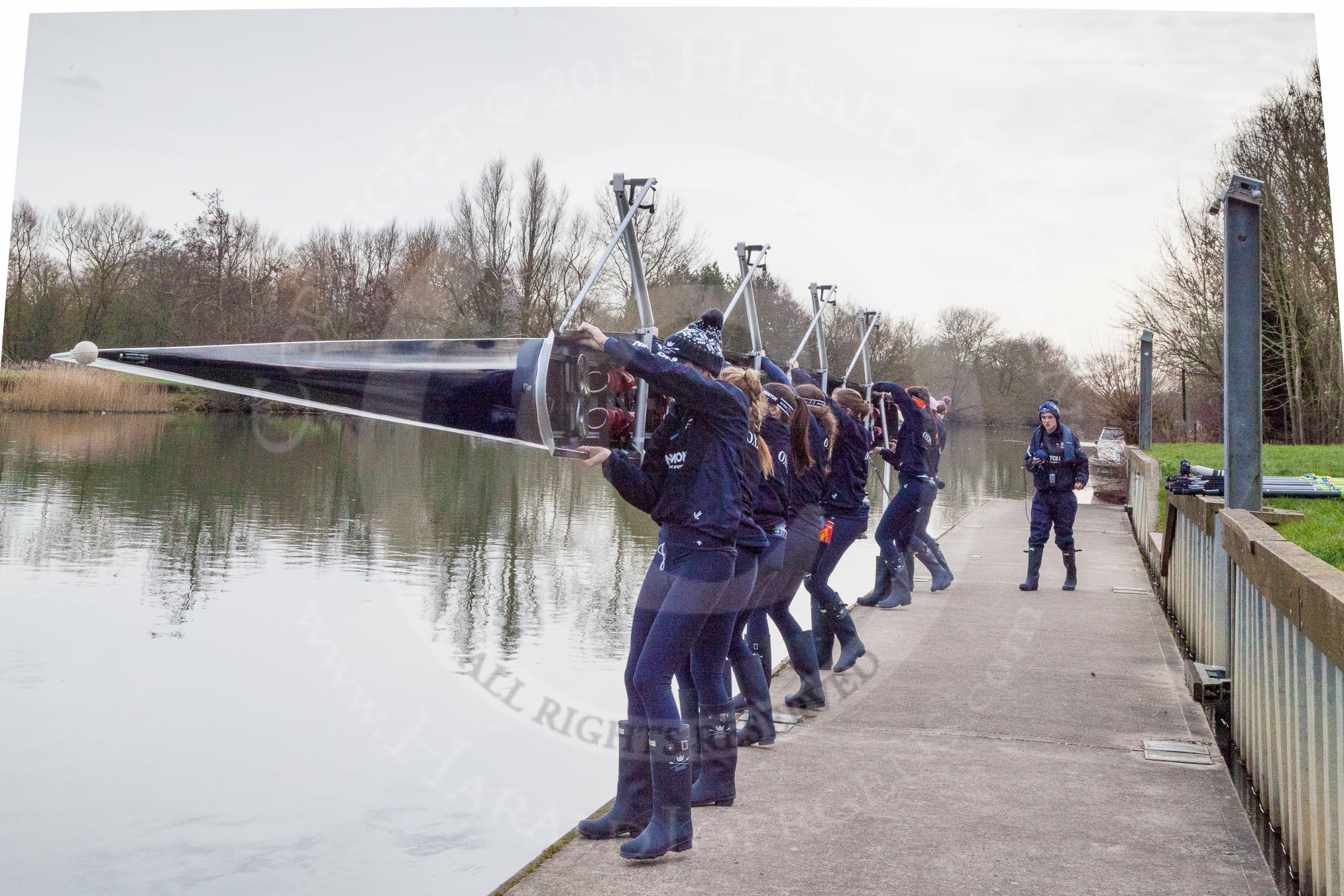 The Boat Race season 2016 - OUWBC training Wallingford: The crew of Osiris, the OUWBC reserve boat, carrying their boat to the river for their training session.
River Thames,
Wallingford,
Oxfordshire,

on 29 February 2016 at 15:16, image #31