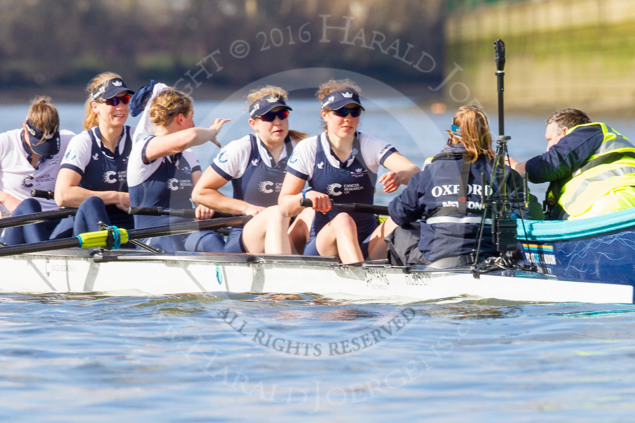 The Boat Race season 2016 -  The Cancer Research Women's Boat Race.
River Thames between Putney Bridge and Mortlake,
London SW15,

United Kingdom,
on 27 March 2016 at 14:04, image #144