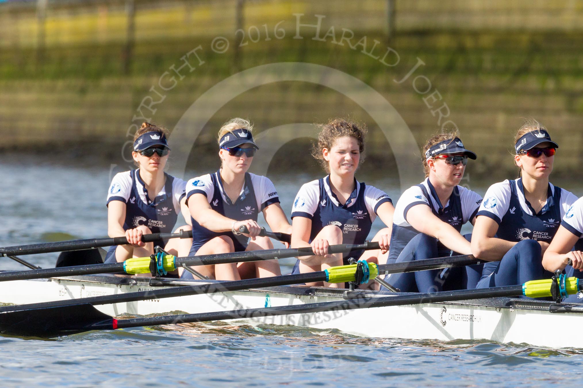 The Boat Race season 2016 -  The Cancer Research Women's Boat Race.
River Thames between Putney Bridge and Mortlake,
London SW15,

United Kingdom,
on 27 March 2016 at 14:07, image #158