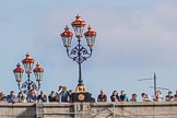 The Boat Race season 2017 -  The Cancer Research Women's Boat Race: Crowds waiting for the start of the Cancer Research Women's Boat Race on Putney Bridge.
River Thames between Putney Bridge and Mortlake,
London SW15,

United Kingdom,
on 02 April 2017 at 16:07, image #99