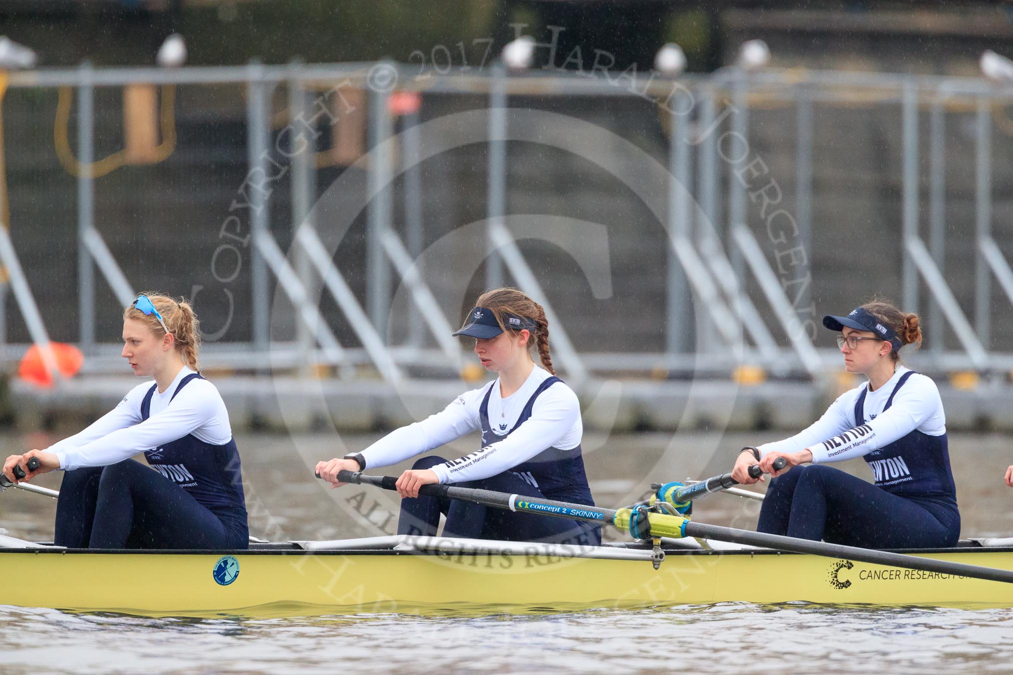 The Boat Race season 2018 - Women's Boat Race Trial Eights (OUWBC, Oxford): "Coursing River" waiting for the race to be started - stroke Beth Bridgman, 7 Juliette Perry, 6 Katherine Erickson.
River Thames between Putney Bridge and Mortlake,
London SW15,

United Kingdom,
on 21 January 2018 at 14:27, image #48