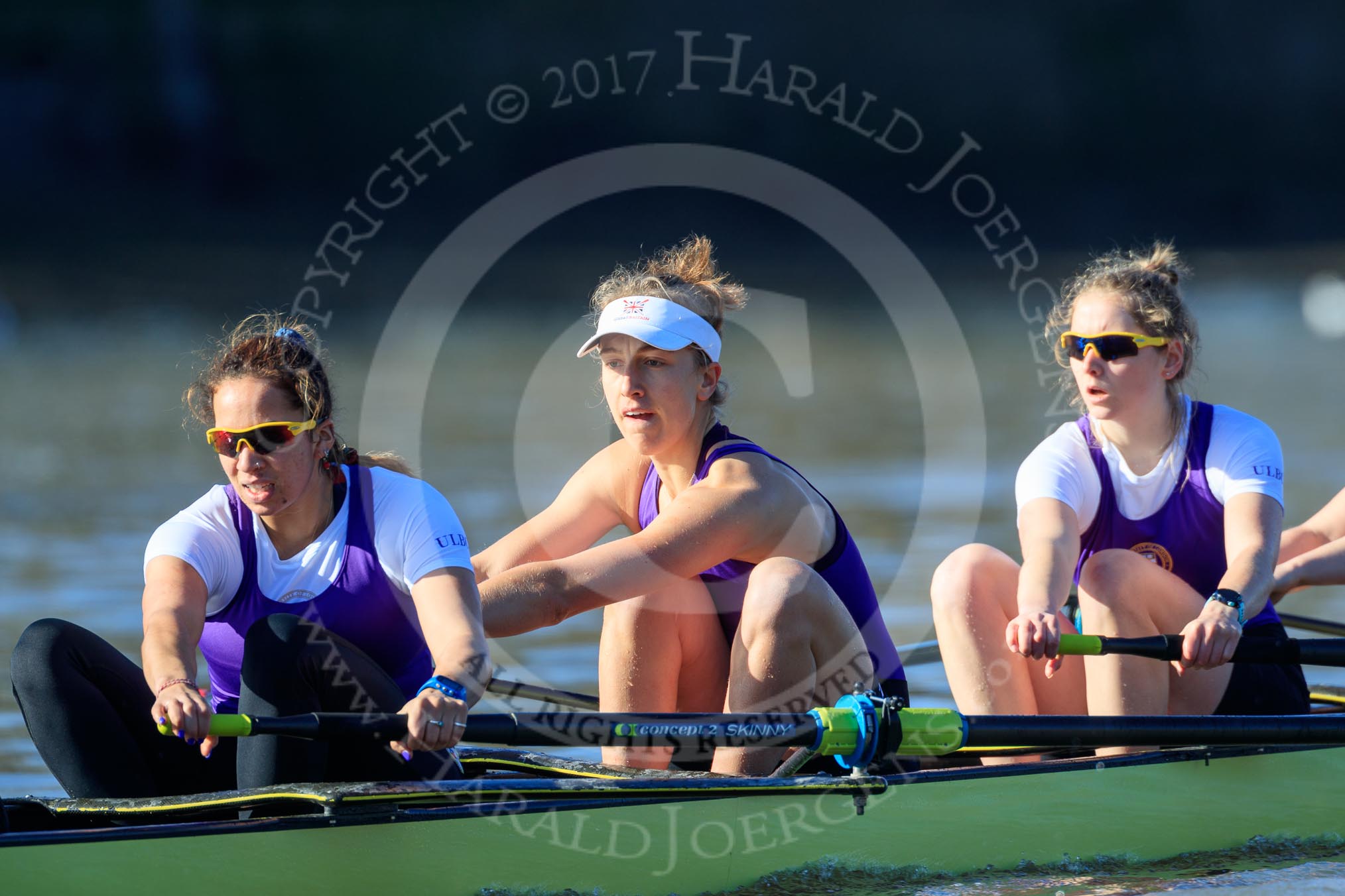 The Women's Boat Race season 2018 - fixture CUWBC vs. ULBC: ULBC working hard to catch up, here  7 Jordan Cole-Huissan, 6 Oonagh Cousins, 5 Hannah Roberts.
River Thames between Putney Bridge and Mortlake,
London SW15,

United Kingdom,
on 17 February 2018 at 13:11, image #62