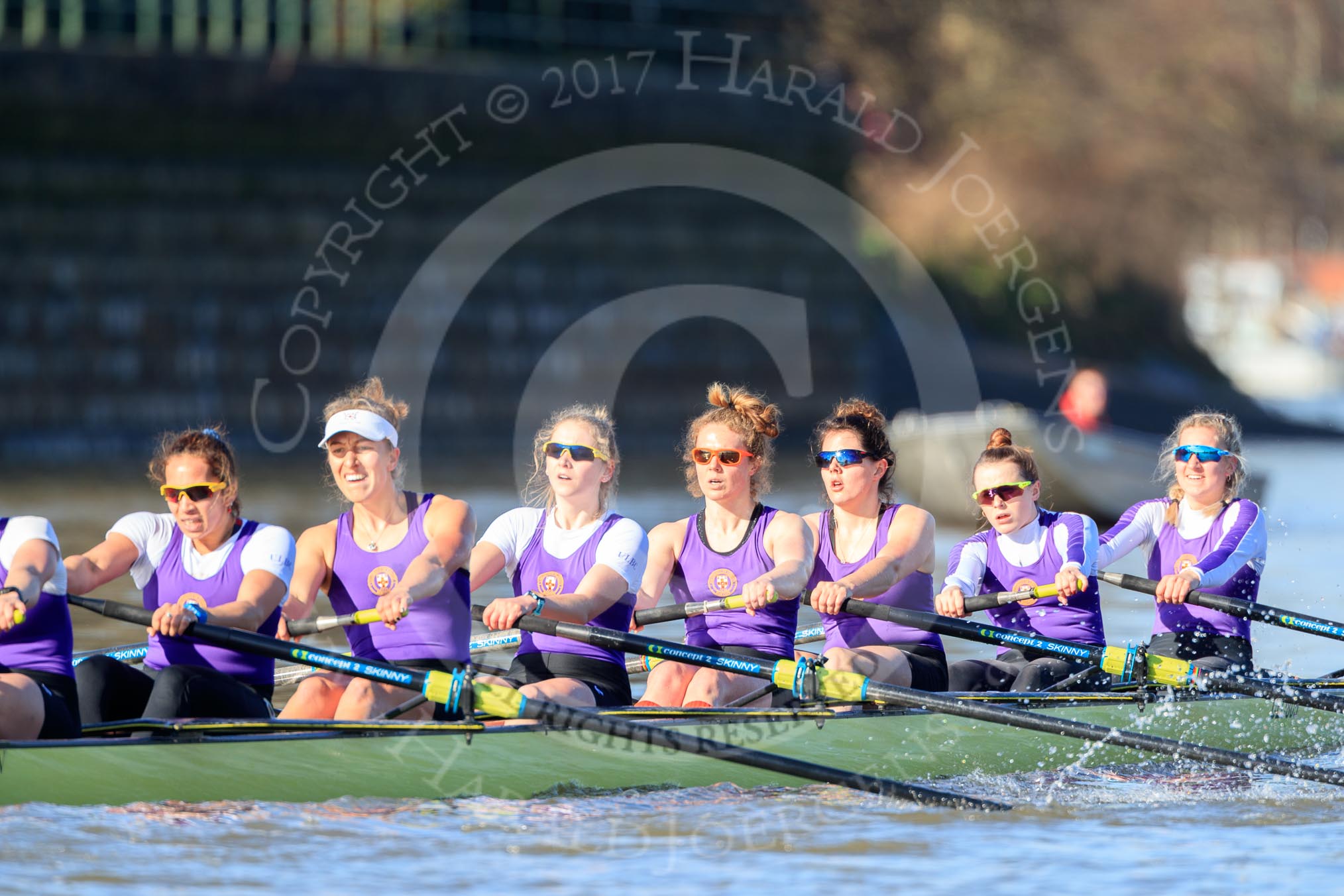 The Women's Boat Race season 2018 - fixture CUWBC vs. ULBC: ULBC passing Hammersmith Bridge, 7 Jordan Cole-Huissan, 6 Oonagh Cousins, 5 Hannah Roberts, 4 Katherine Barnhill, 3 Fionnuala Gannon, 2 Robyn Hart-Winks, bow Ally French.
River Thames between Putney Bridge and Mortlake,
London SW15,

United Kingdom,
on 17 February 2018 at 13:15, image #85