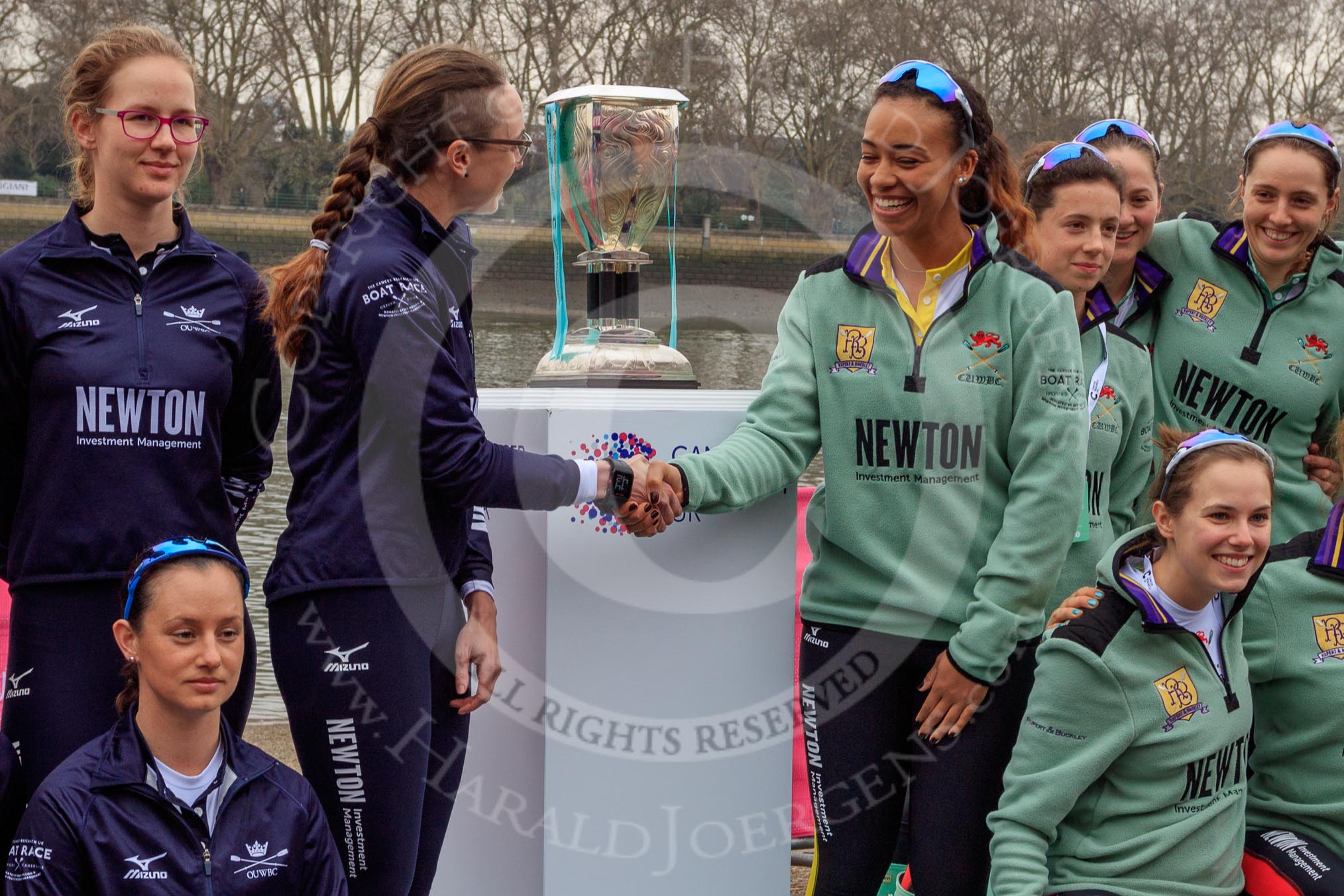 The Cancer Research UK Women's Boat Race 2018: Handshake after the toss - Oxford president Katherine Erickson and Cambridge president Daphne Martschenko.
River Thames between Putney Bridge and Mortlake,
London SW15,

United Kingdom,
on 24 March 2018 at 14:42, image #58