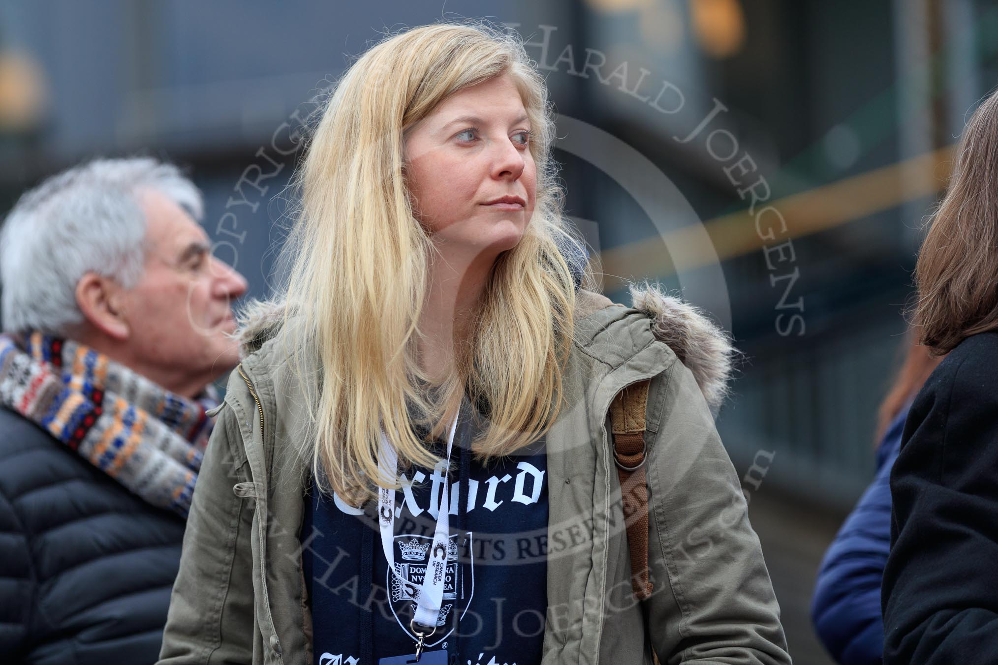 The Cancer Research UK Women's Boat Race 2018: Watching the Cambridge women leaving the boathouse.
River Thames between Putney Bridge and Mortlake,
London SW15,

United Kingdom,
on 24 March 2018 at 15:39, image #86