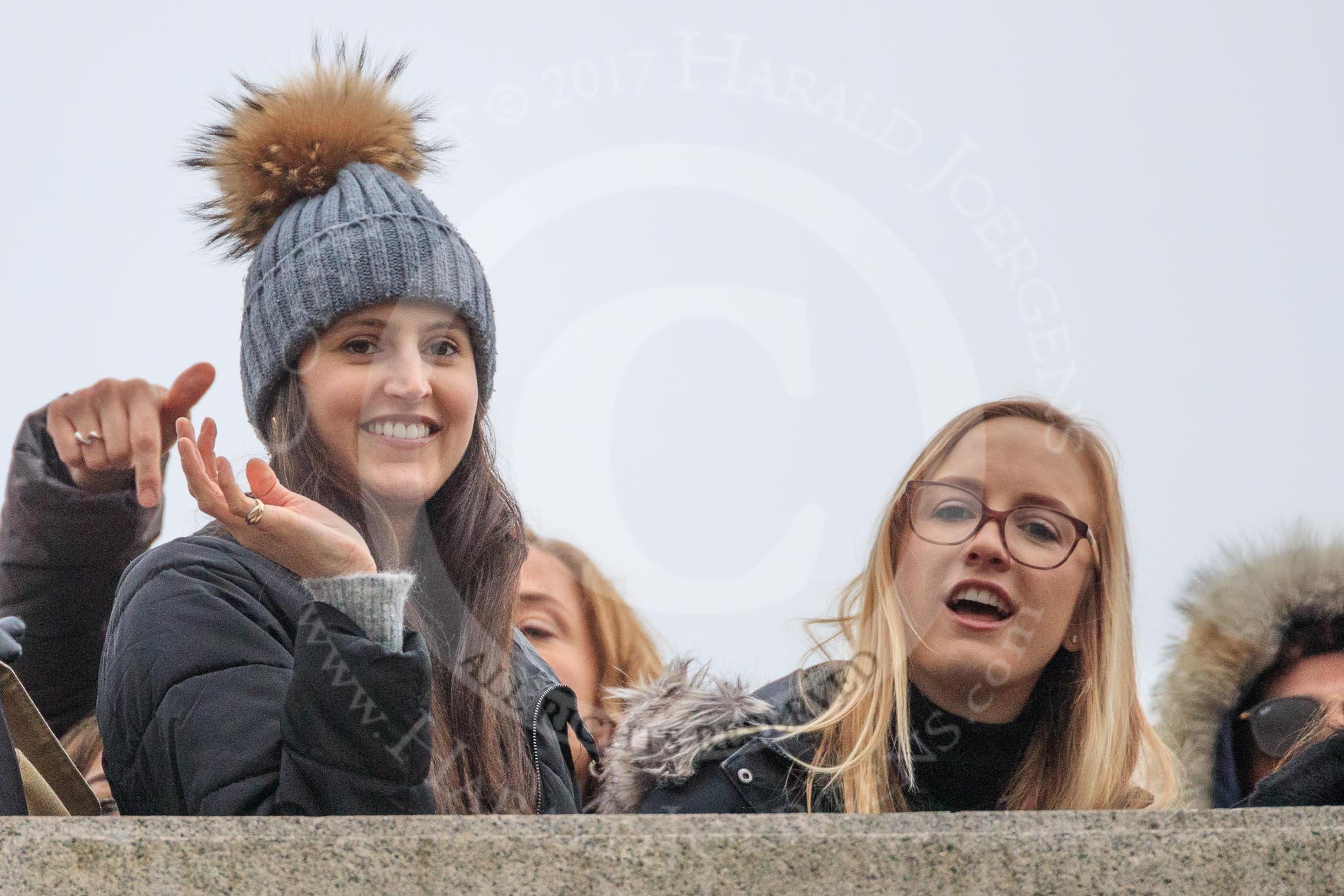 The Cancer Research UK Women's Boat Race 2018: Spectators on Putney Bridge waiting for the start of the Women's Boat Race.
River Thames between Putney Bridge and Mortlake,
London SW15,

United Kingdom,
on 24 March 2018 at 16:20, image #145