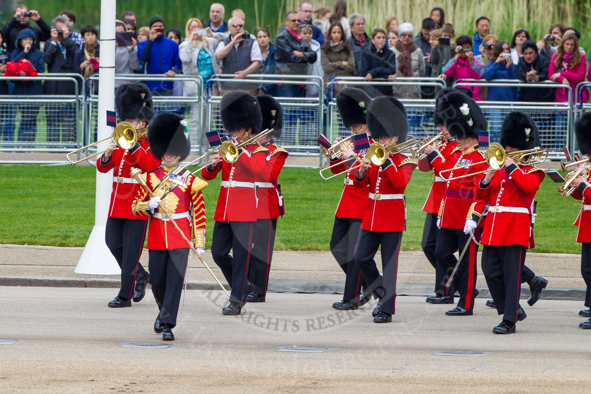 Major General's Review 2013: Drum Major Neill Lawman, Welsh Guards, leading the Band of the Welsh Guards onto Horse Guards Parade, along the line of spectators at St James's Park..
Horse Guards Parade, Westminster,
London SW1,

United Kingdom,
on 01 June 2013 at 10:31, image #115