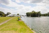 Henley Royal Regatta 2013 (Monday): The HRR race course seen from the south - the start is at the two pontoons on the left of Temple Island..
River Thames between Henley and Temple Island,
Henley-on-Thames,
Berkshire,
United Kingdom,
on 01 July 2013 at 15:08, image #29